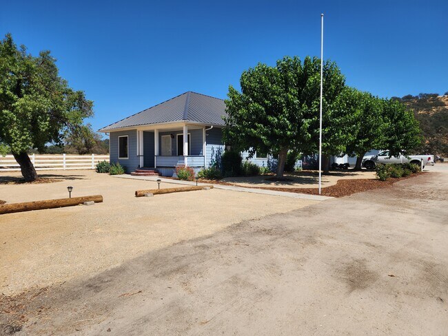 Building Photo - 5145 Ranchita Canyon Rd