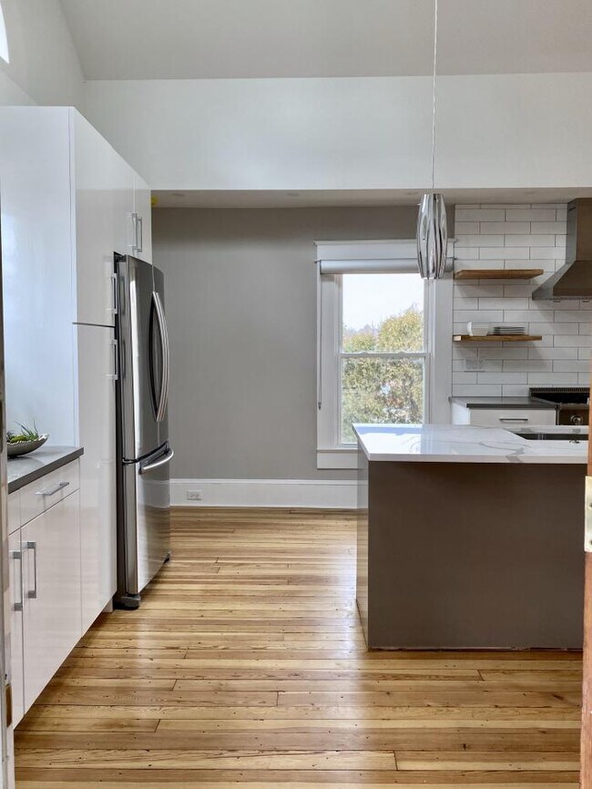 Building Photo - 2 bedroom in Charlottesville VA 22902