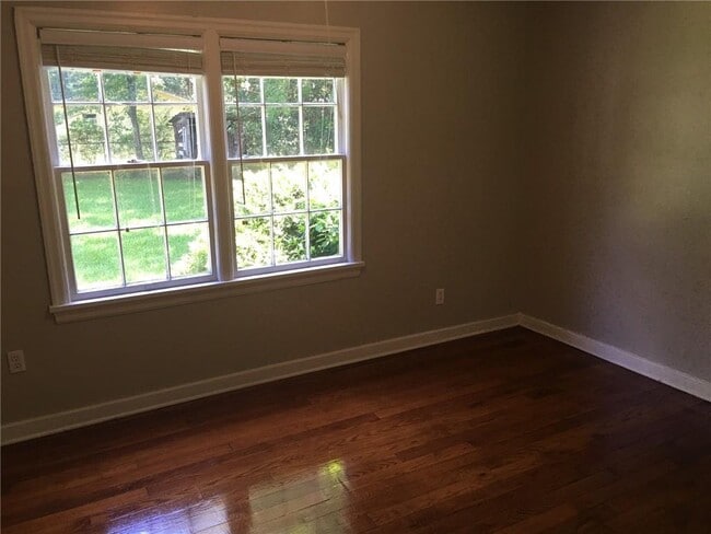 Building Photo - 3062 Fendley Ave