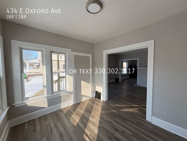 Foto del edificio - Three bedroom one bathroom apartment for rent