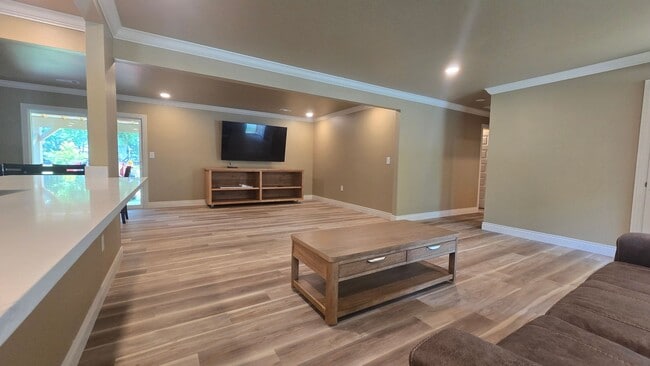 Building Photo - Remodeled  3-bedroom 2 bath Home in Fayett...