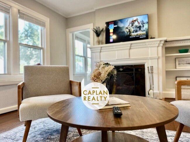 Building Photo - 86 Roydon Rd