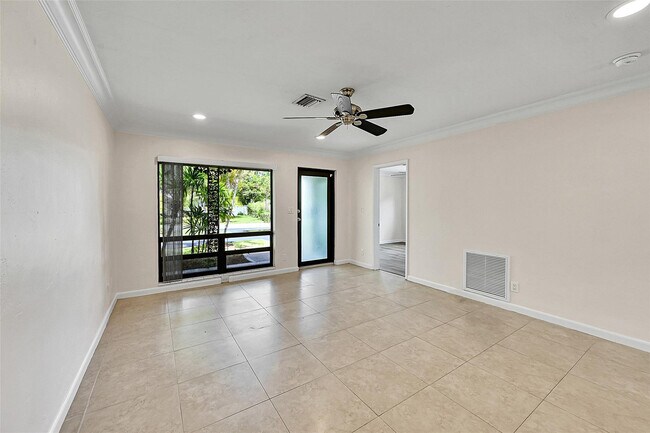 Building Photo - 2200 NE 54th St