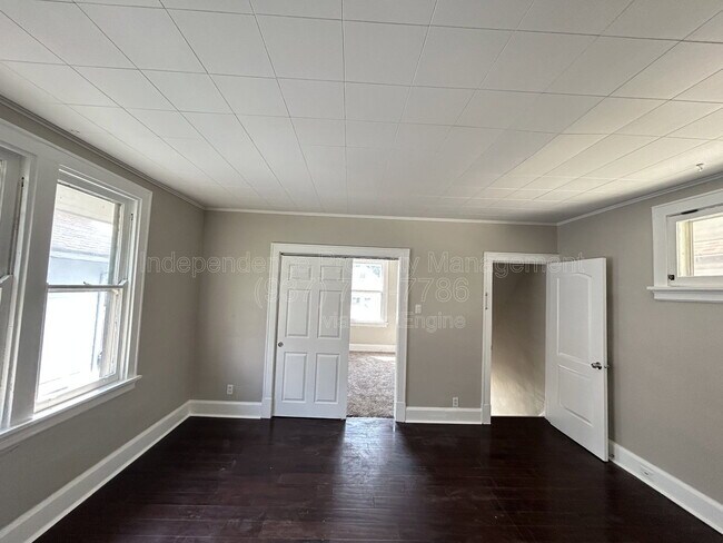 Foto del edificio - 5563 Bosworth Pl