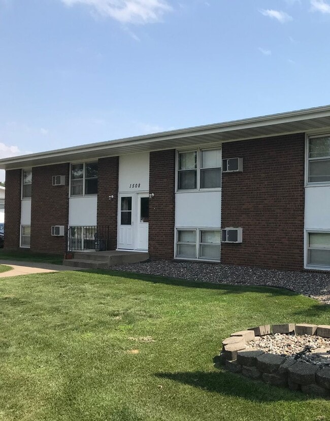 Building Photo - 1524 15th Ave SE