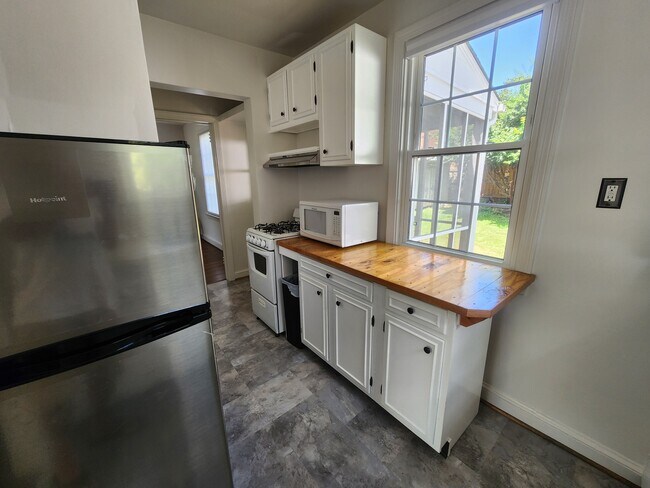 Building Photo - 3609 2nd St S