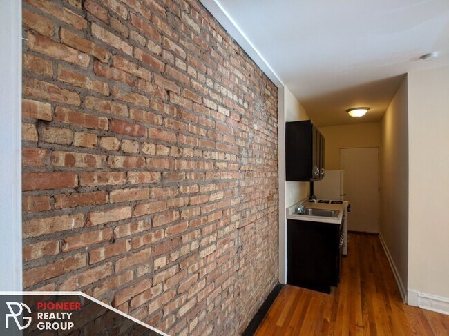 Foto del edificio - 957 W Cornelia Ave