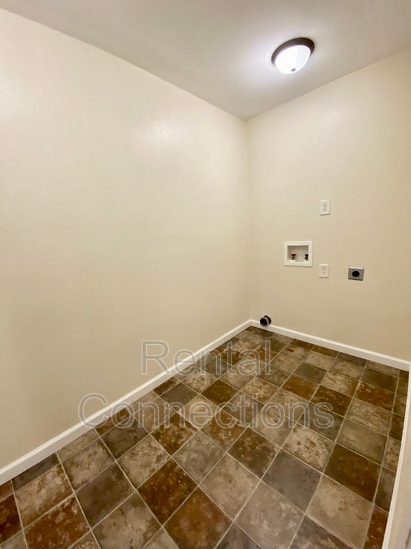 Building Photo - 121 S 10th St