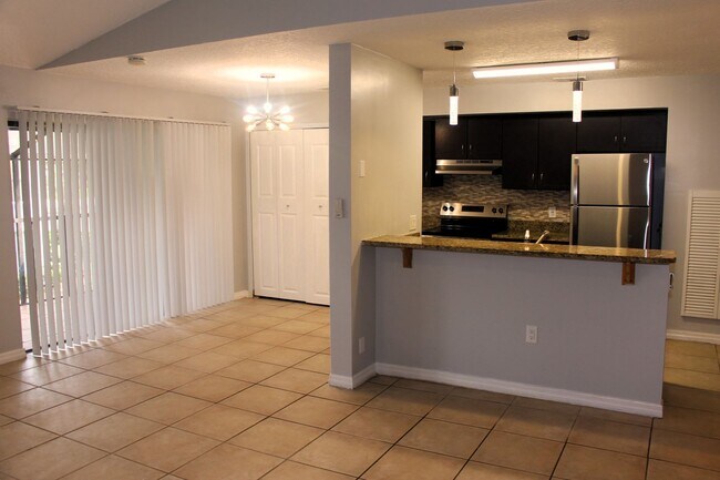 Foto del edificio - Lovely Condo for rent