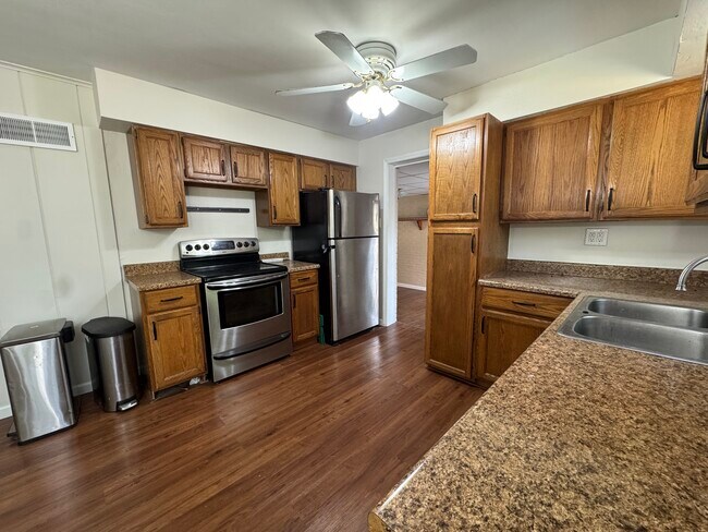 Foto del edificio - 10275 Kennerly Rd