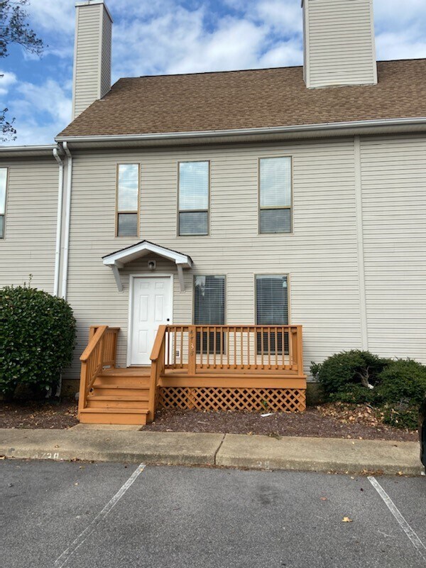 4738 Hollis Rd, Virginia Beach, VA 23455 Townhome Rentals in Virginia