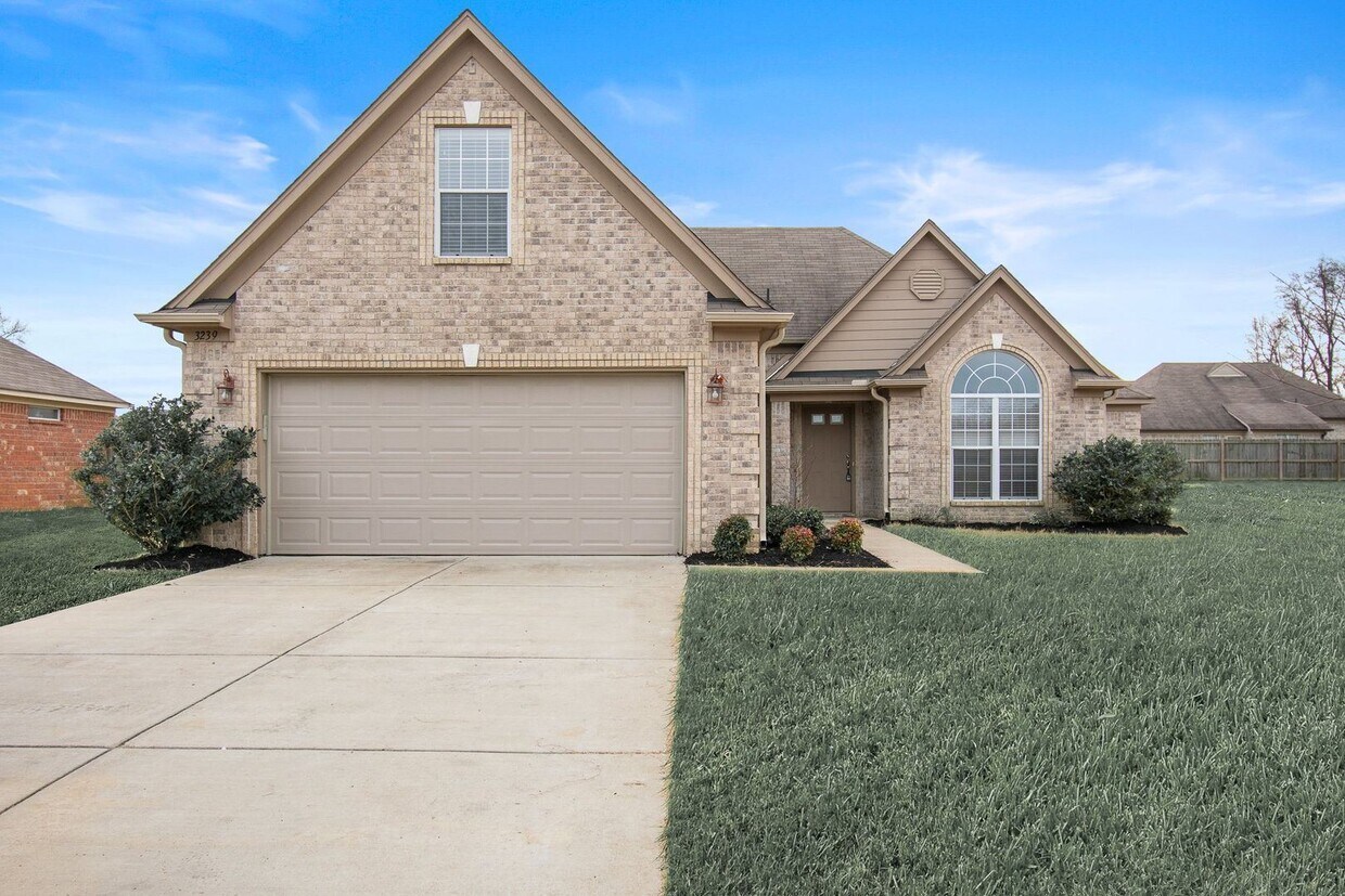 3 br, 2 bath House 3239 Latimer Court Cove House Rental in Horn