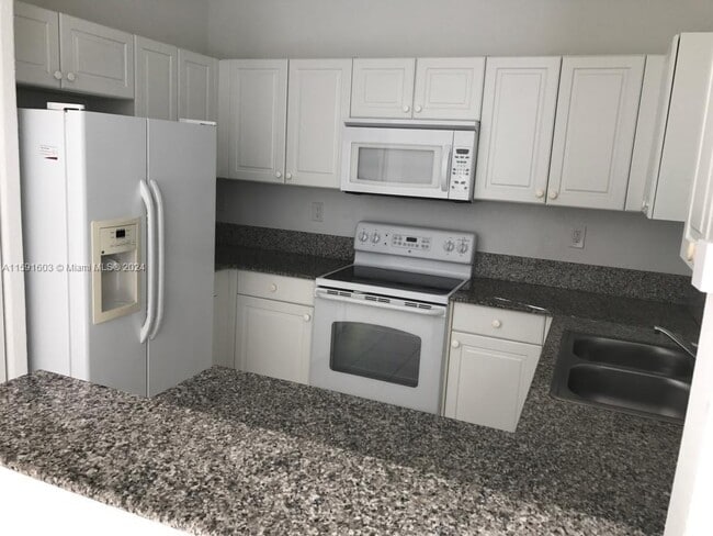 Building Photo - 8127 NW 108th Pl