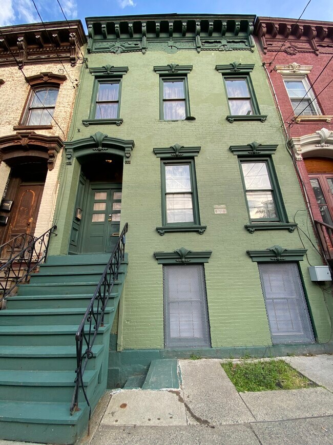 Foto del edificio - 114 Lark St