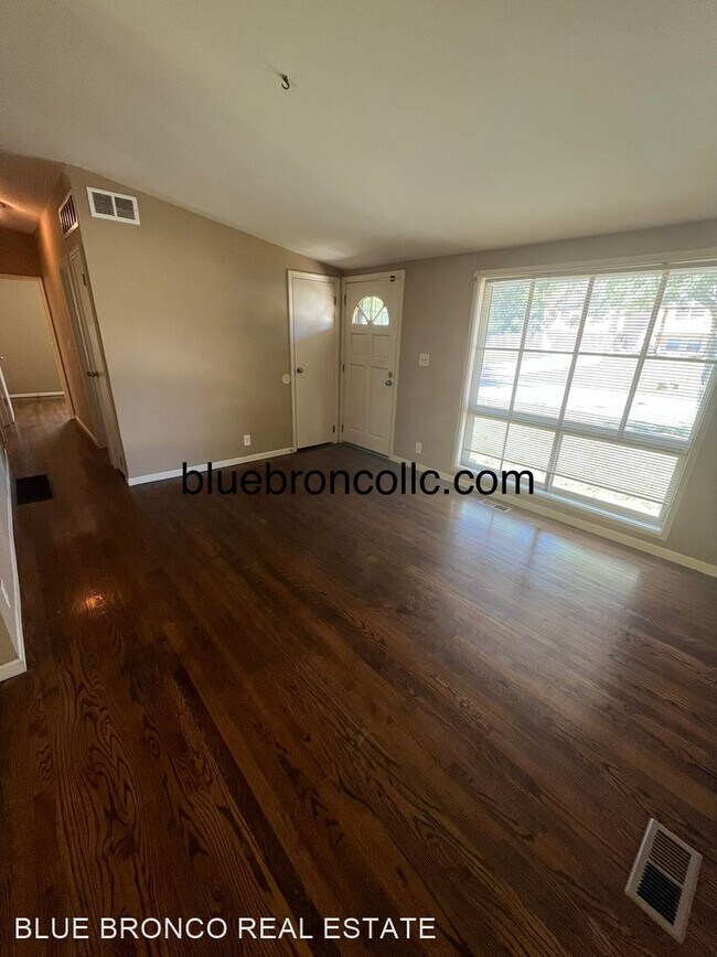 3 br, 1.5 bath House 8606 E 93rd Ter House Rental in Kansas City
