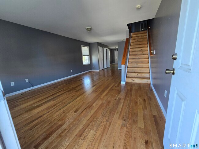 Foto del edificio - 148 Granfield Ave