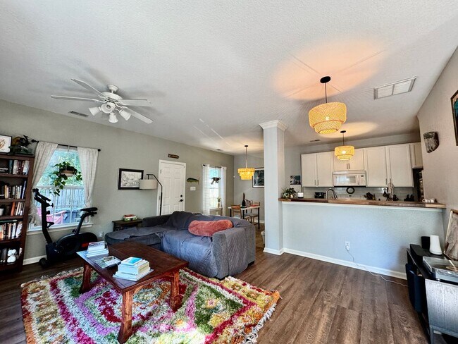 Building Photo - First-Time Rental Near The Beaches! Available 08-14-26 - Attached Garage - Fenced Yard - Pet Frie...