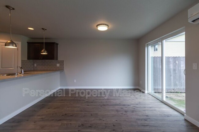 Building Photo - 2917 Fruit Valley Rd