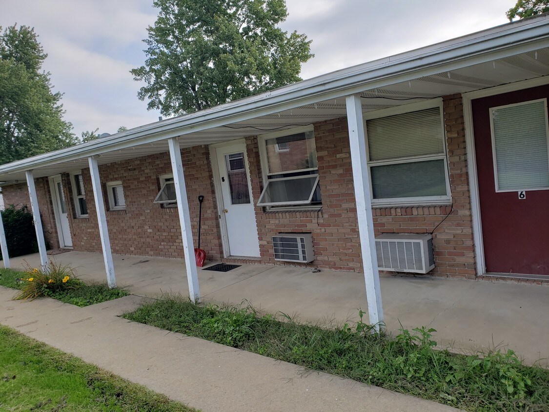 5446 S Market St Unit Apt 5, Millersburg, OH 44654 Room for Rent in Millersburg, OH