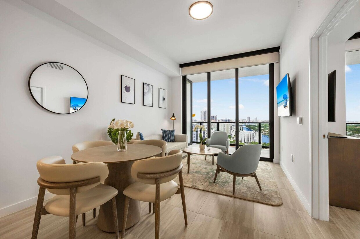 Foto principal - 580 72nd St