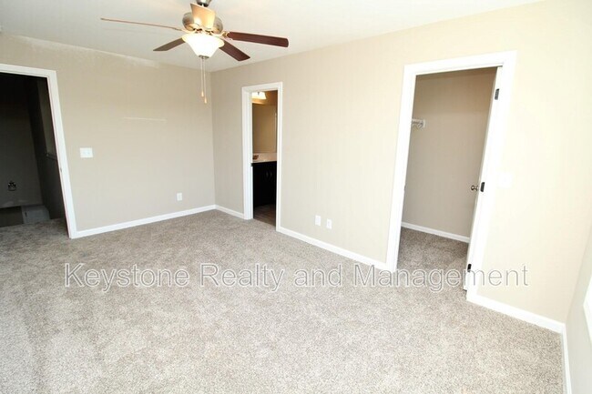 Building Photo - 301 Landrum Pl