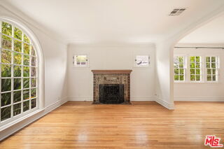 Building Photo - 433 Norwich Dr