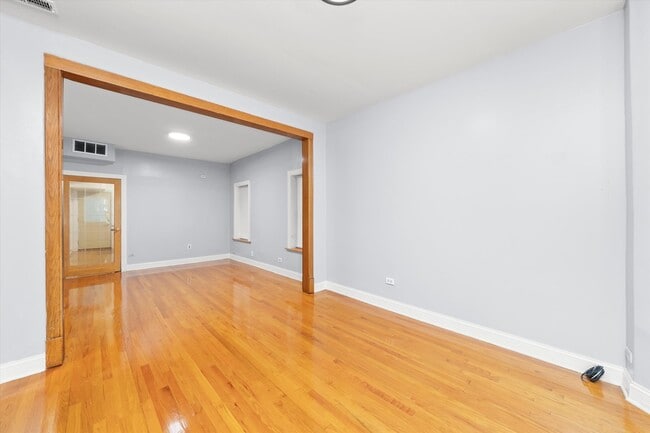 Building Photo - 2911 W Belden Ave