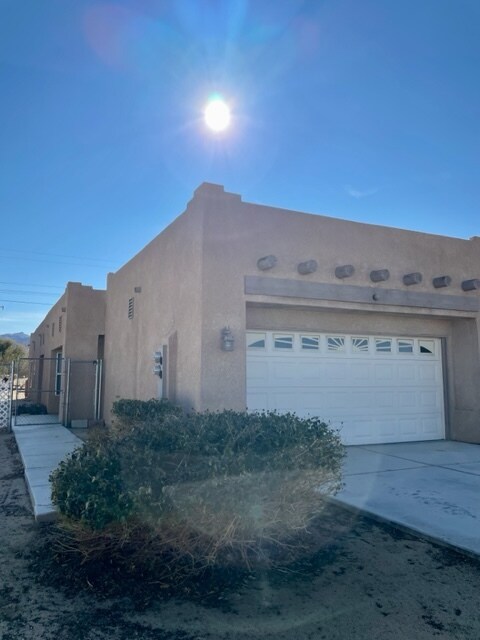 Building Photo - 61941 Verbena Rd