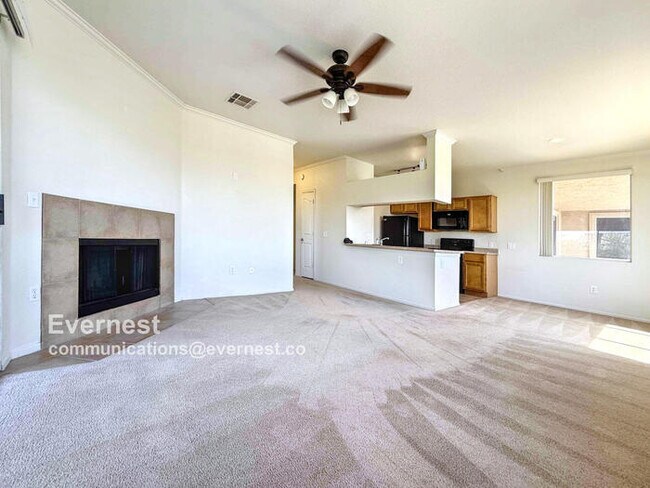 Foto del edificio - Charming 1-Bed Condo with Balcony & Resort...