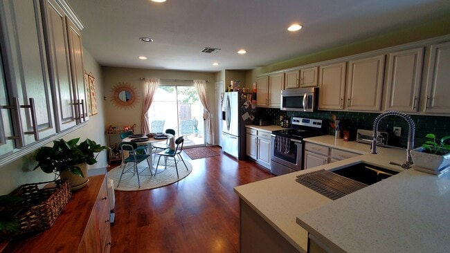 shared kitchen/dining - 7420 Cayenne Ln