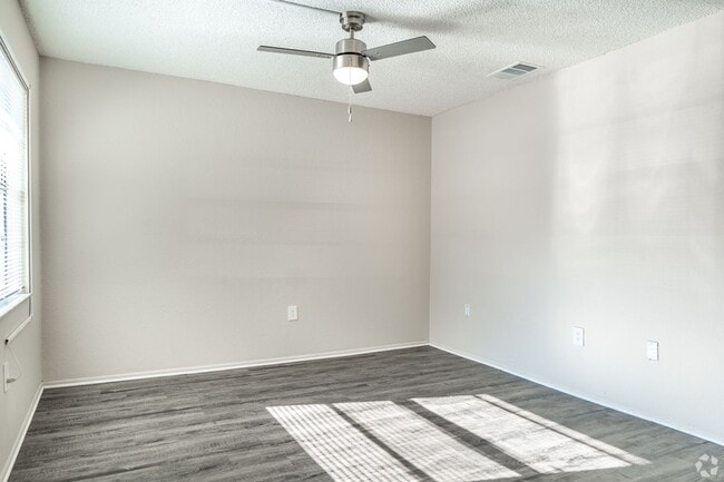 Interior Photo - Raven at Park Place