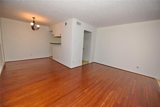 Building Photo - 4317 Hartford St