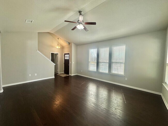 Foto del edificio - NEW MANAGEMENT IN ROUND ROCK TX!!!!!