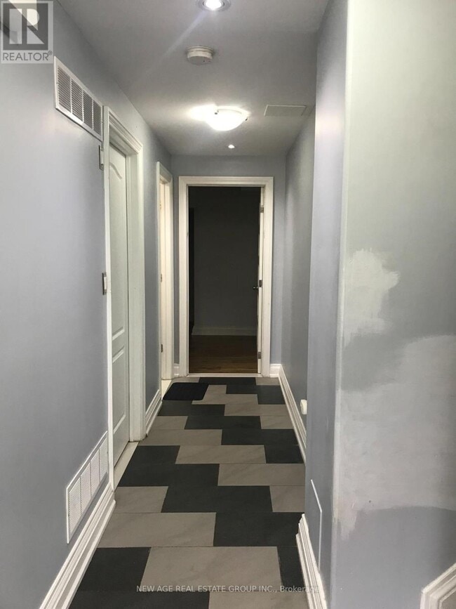 Photo du bâtiment - 80 Tatra Crescent