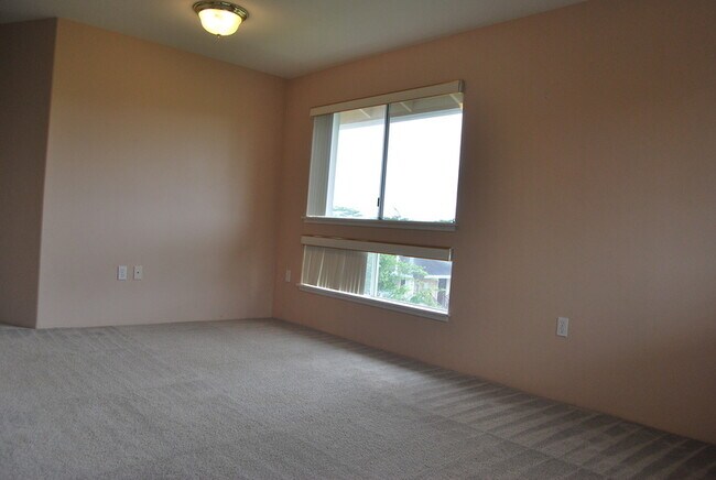 Building Photo - 95-1087 Koolani Dr