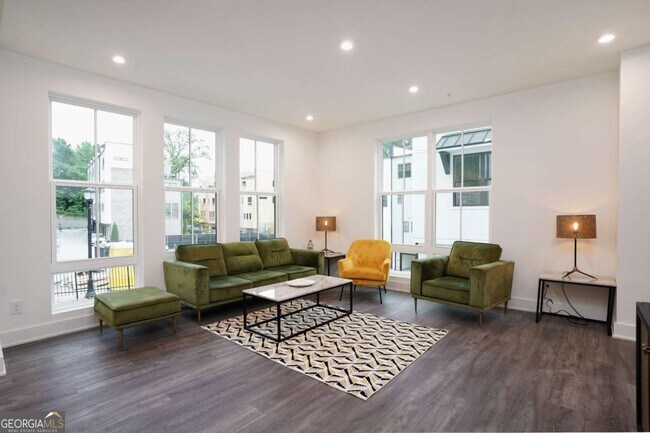 Foto del edificio - 1815 Gotham Ln NE
