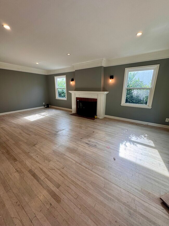 Building Photo - 1426 Hauser Blvd