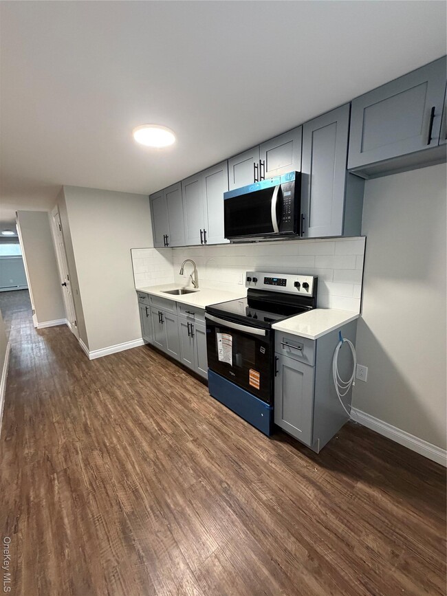 Building Photo - 5 Dewey Rd