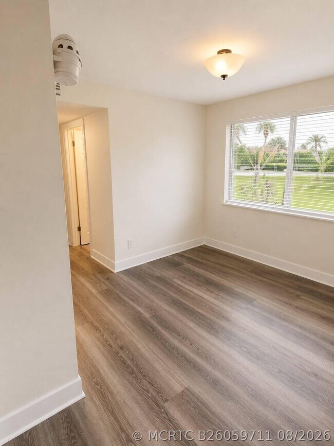 Building Photo - 700 Nottingham Cir