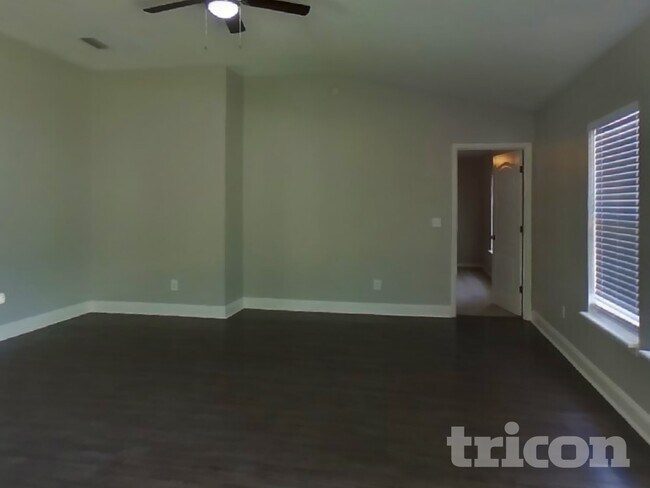 Building Photo - 2268 Eisner Dr