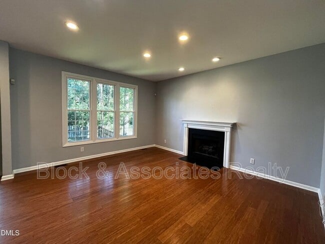 Building Photo - 214 Castle Hayne Dr