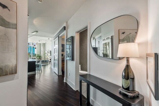 Building Photo - Stunning Terrazzo Condo in the Gulch