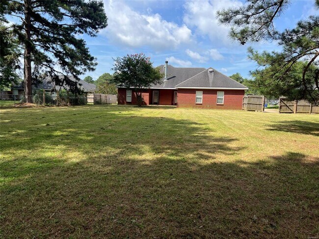 Foto del edificio - 140 Grand Ridge Ln
