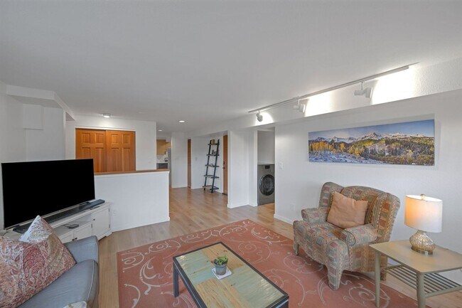 Building Photo - Awesome location! Newly Renovated 2BR Walk...
