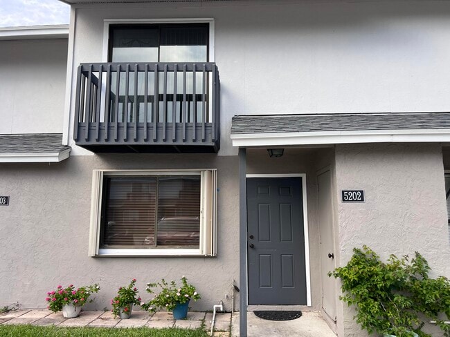 Foto del edificio - 5202 Bayside Dr