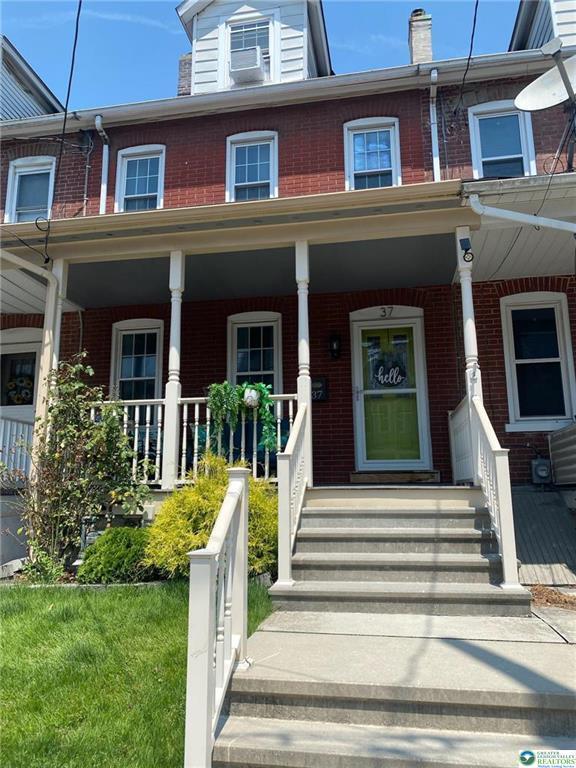 Foto principal - 37 E Evergreen St