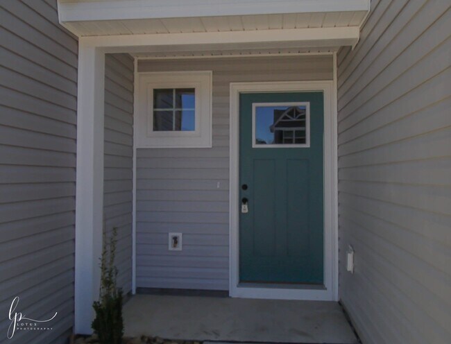Foto del edificio - Modern 3-Bedroom Townhome