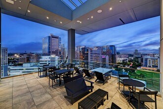 Building Photo - Life Tower