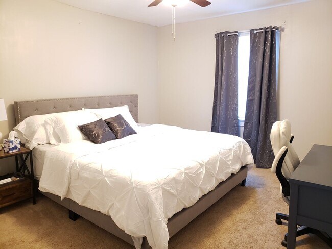 Foto del edificio - Monthly or 6-12 month lease! FULLY FURNISH...