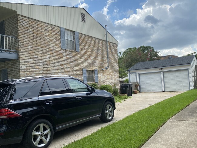 Building Photo - 3611 Rue Andree